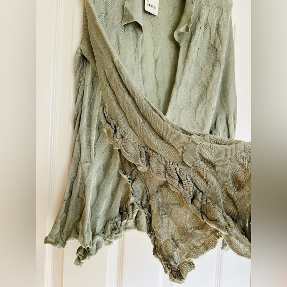 FREE PEOPLE Rare Rachel Cardi Ruffles & Bell Sleeve Knit Cardigan Sweater Medium - Picture 3 of 12